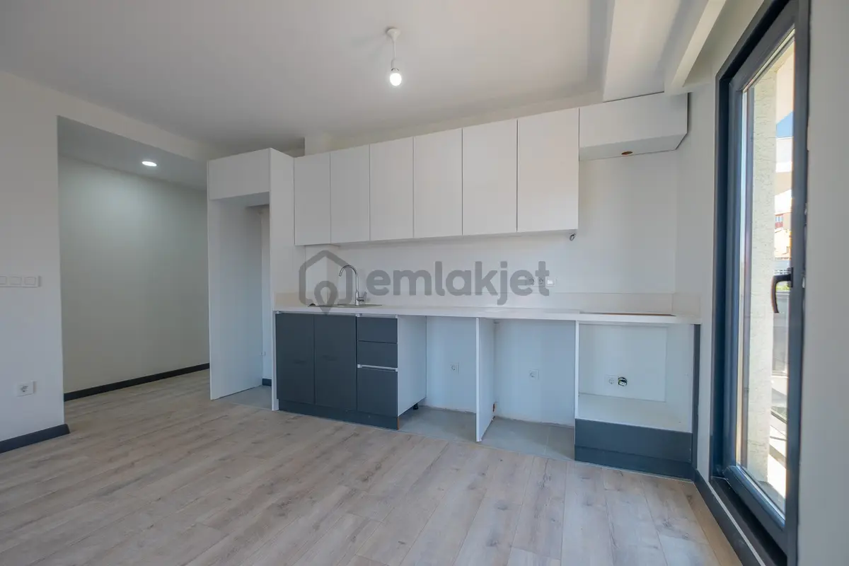 Metrobüse Yakın Mari Vadi Evleri'nde Satılık 2+1 Daire - 11