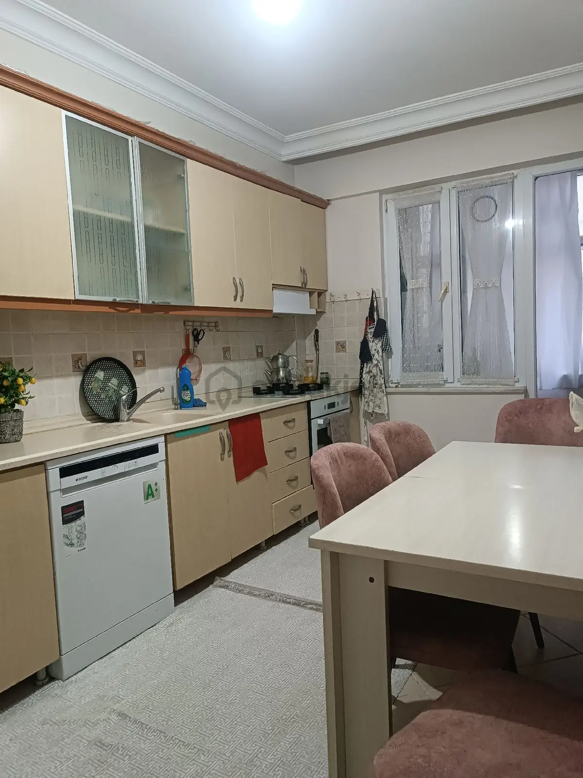 Üçevler Caminin Karşısında Genç Bina - 18