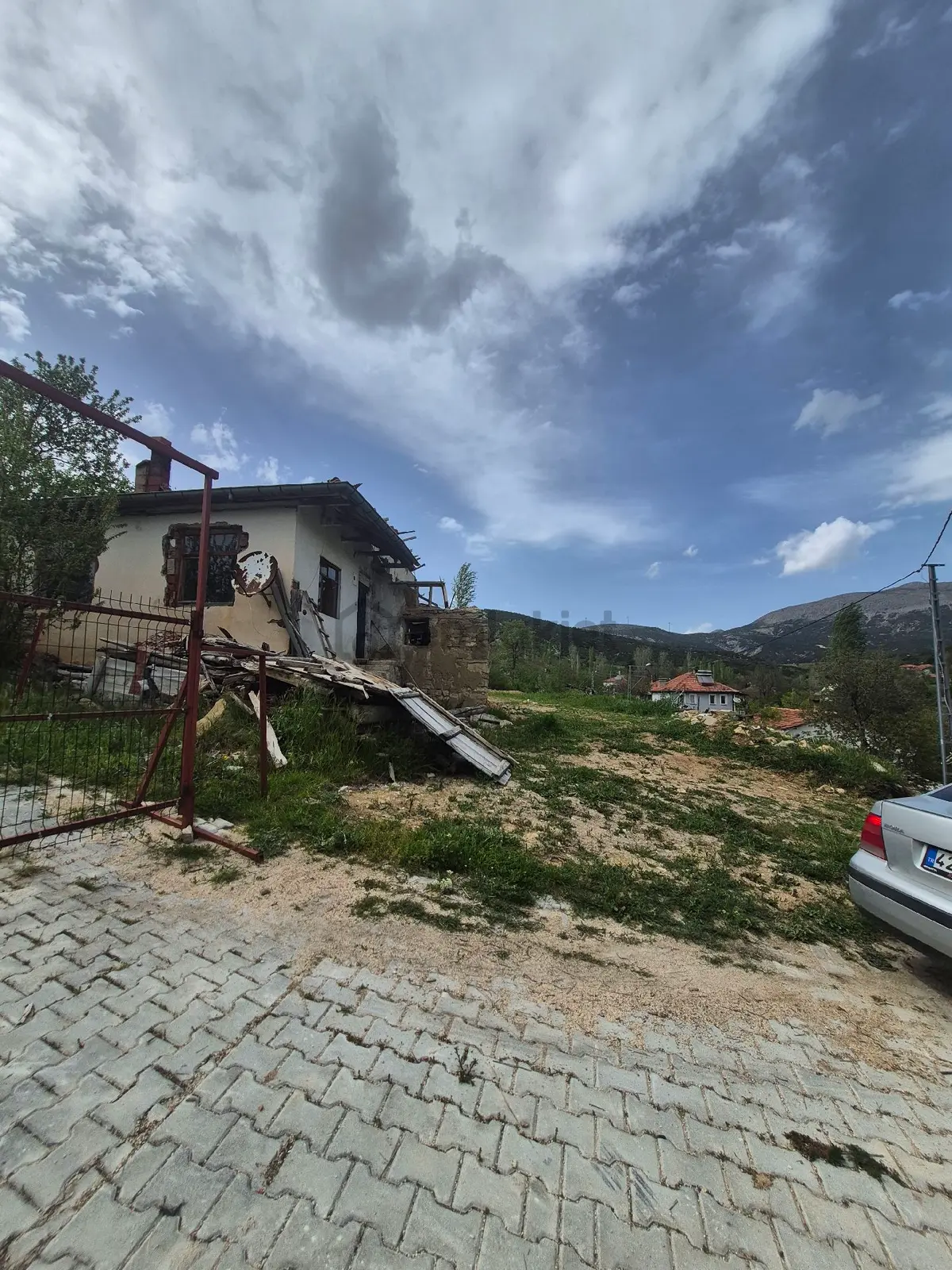 2500 M2 İçinde Evi İle Birlikte Kupon Arazi - 7