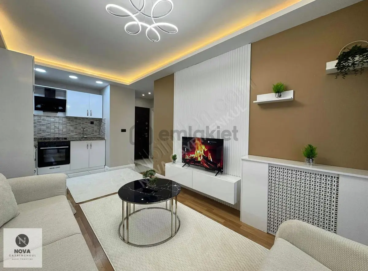 Atatürk Caddesi Üzerinde 1+1 Geniş M2 Satılık Daire