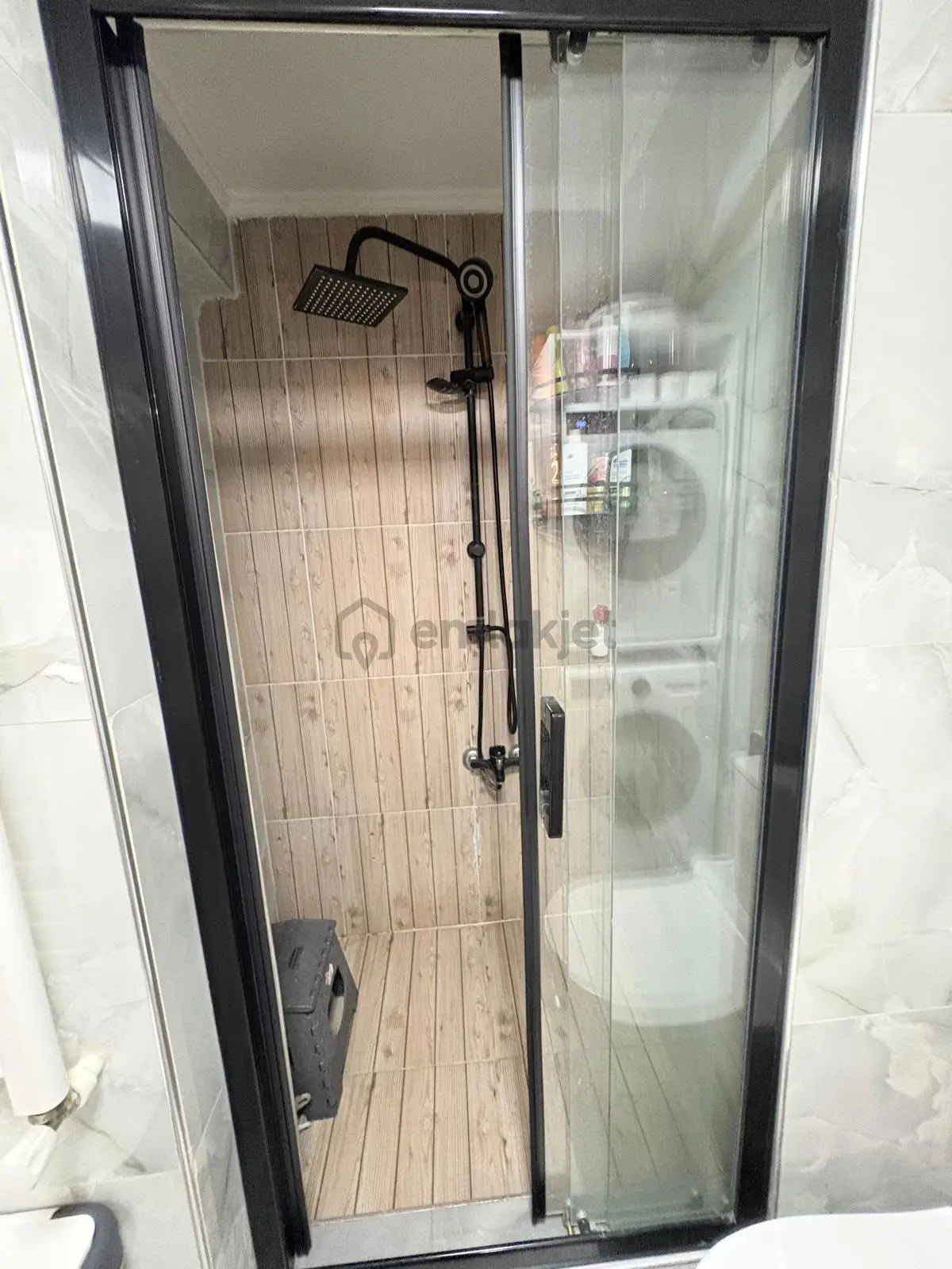 Güzelyalı'da Modern Tadilatlı 3+1 Satılık Daire - 28