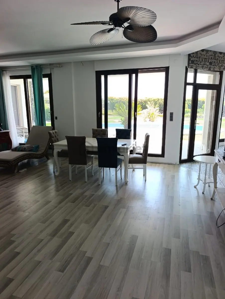 Hüseyin Öziç'den Satılık 5+1 Havuzlu Villa - 9