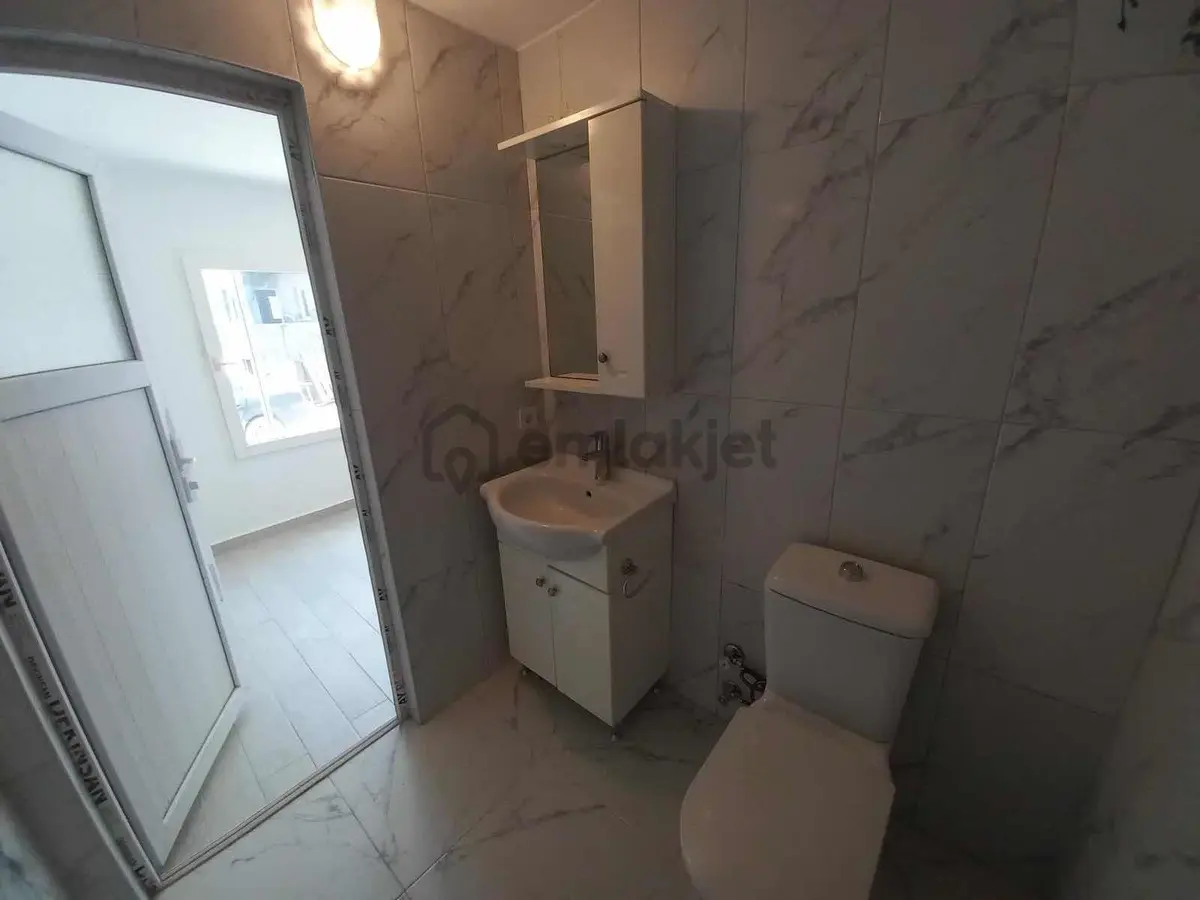 Dereköy'de 1+1 Eşyasız Daire-aylık Ödemeli - 9