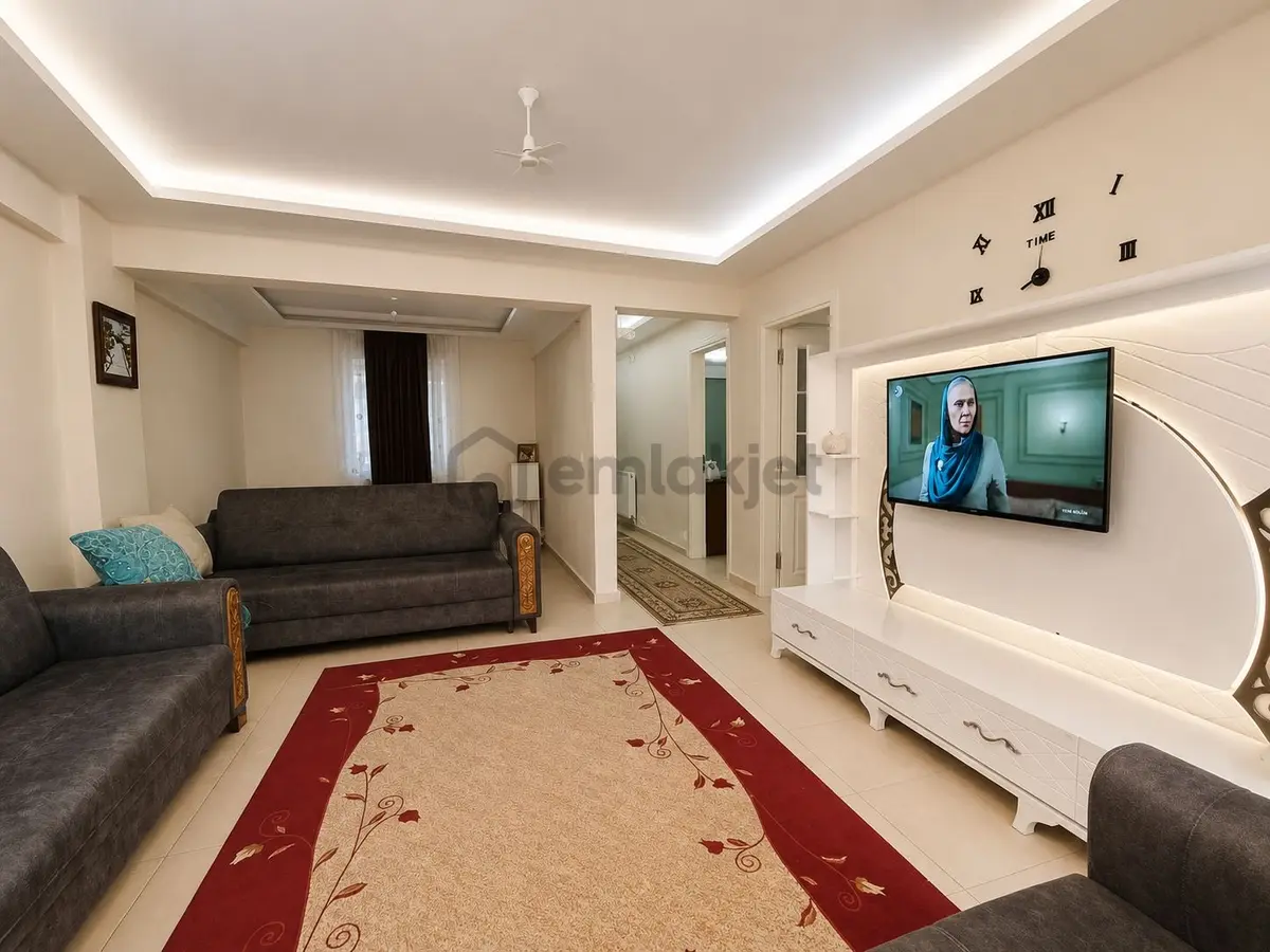 Camikebir Mahallesinde Geniş Bahçe Kullanımlı 2+1 - 15