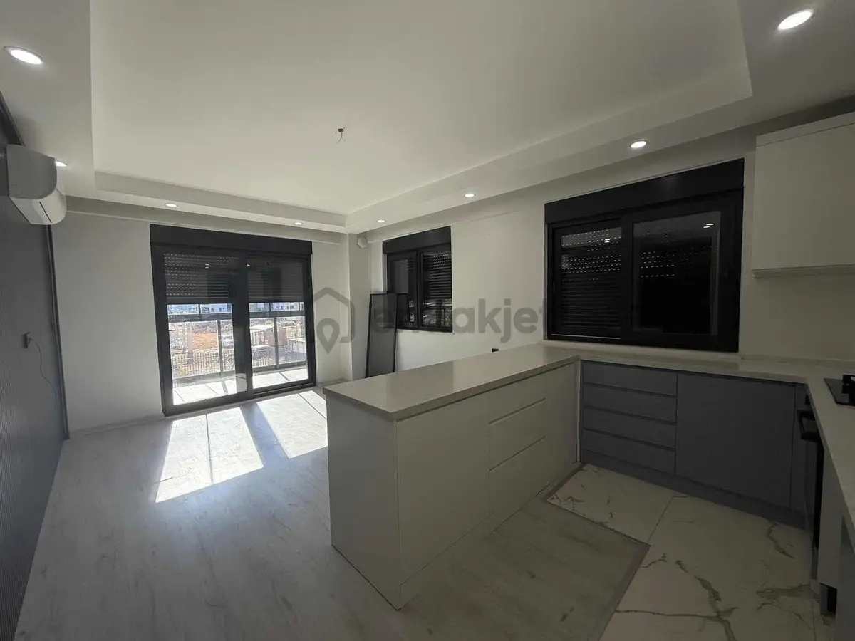 Klimalı Cam Balkonlu Kiralık 2+1 - 18