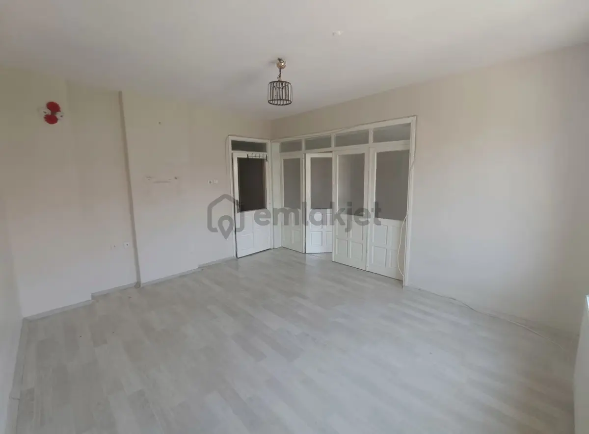 Avar Caddesi Üzerinde Asansörlü 3+1 Kiralık Daire - 11