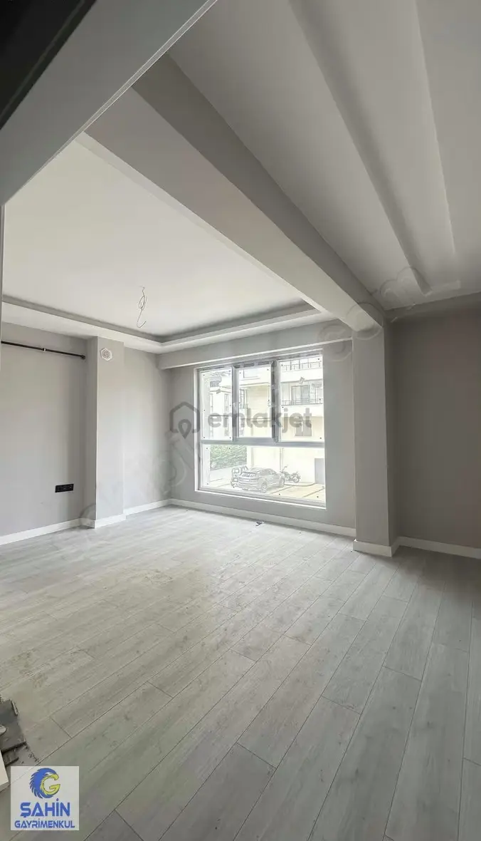 Cobanlıda Salon Mutfak Ayrı 2+1 Daire - 21