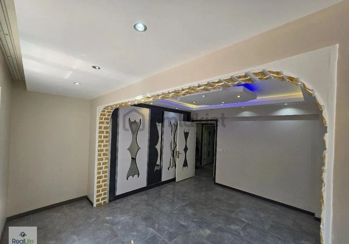 Naz Bayrak Yakını Harika Konum Da - 8
