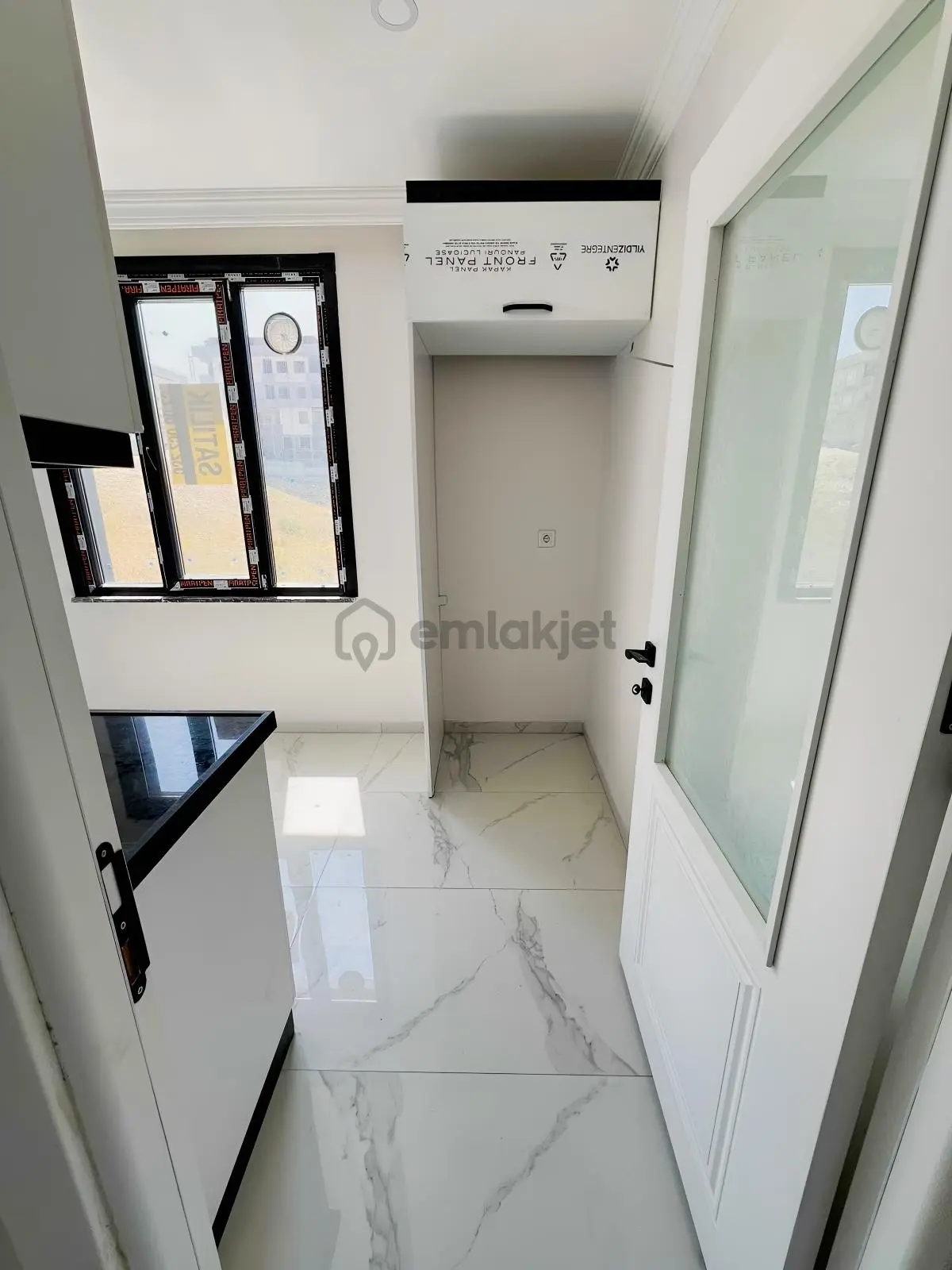 Metro Konumlu Satılık 3+1 Ara Kat Daire - 13