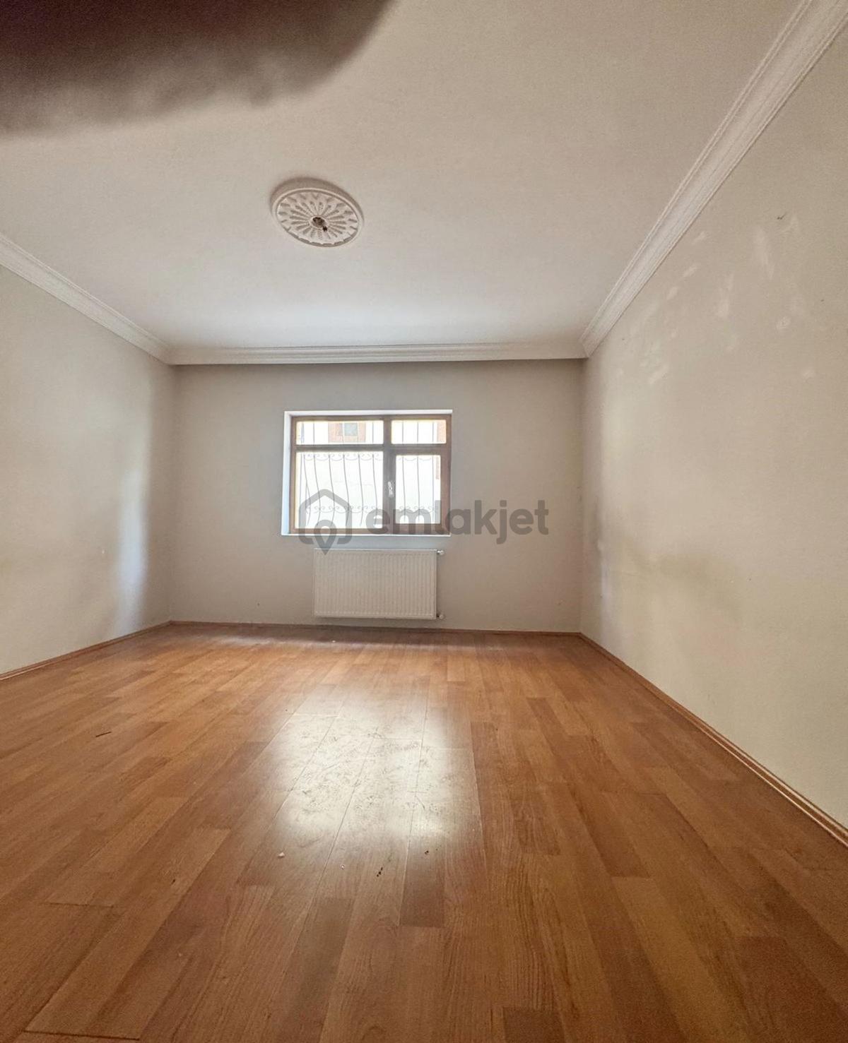 Ufuktepe Mahallesi'nde Cadde Yanı 3+1 Geniş M2 Daire!!! - 12