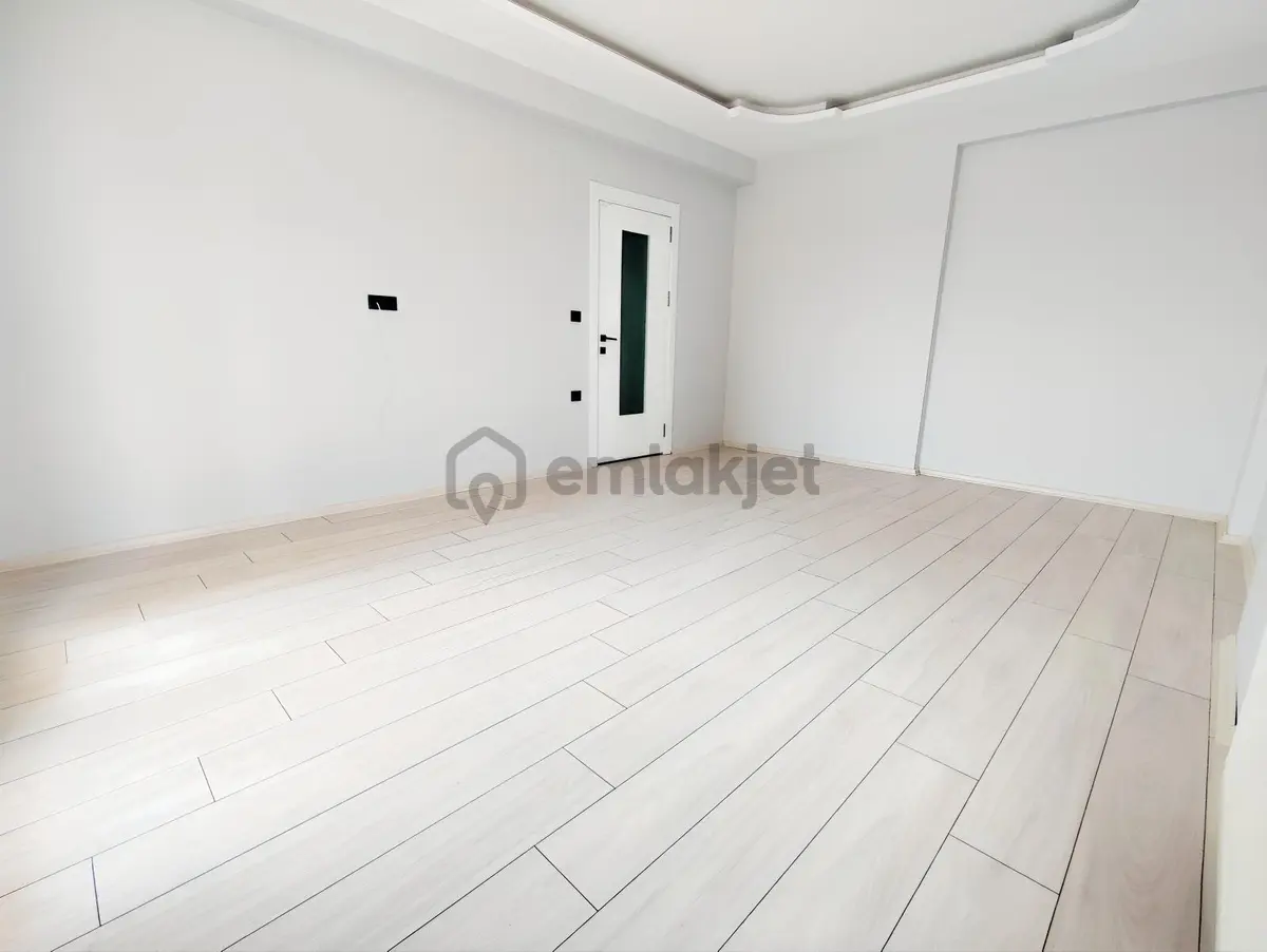 Geniş Ferah Belediye Civarı Satılık 2+1 Daire - 16