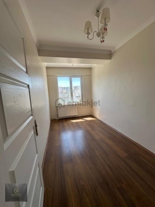Levent Mahallesinde Güneş Alan Ferah Satılık Daire - 3