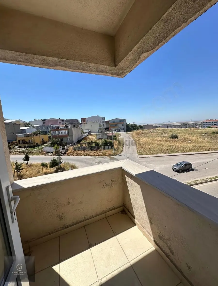 Levent Mahallesinde Güneş Alan Ferah Satılık Daire - 5