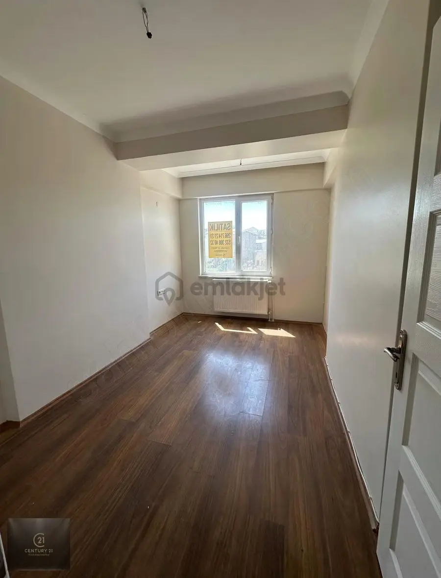 Levent Mahallesinde Güneş Alan Ferah Satılık Daire - 3
