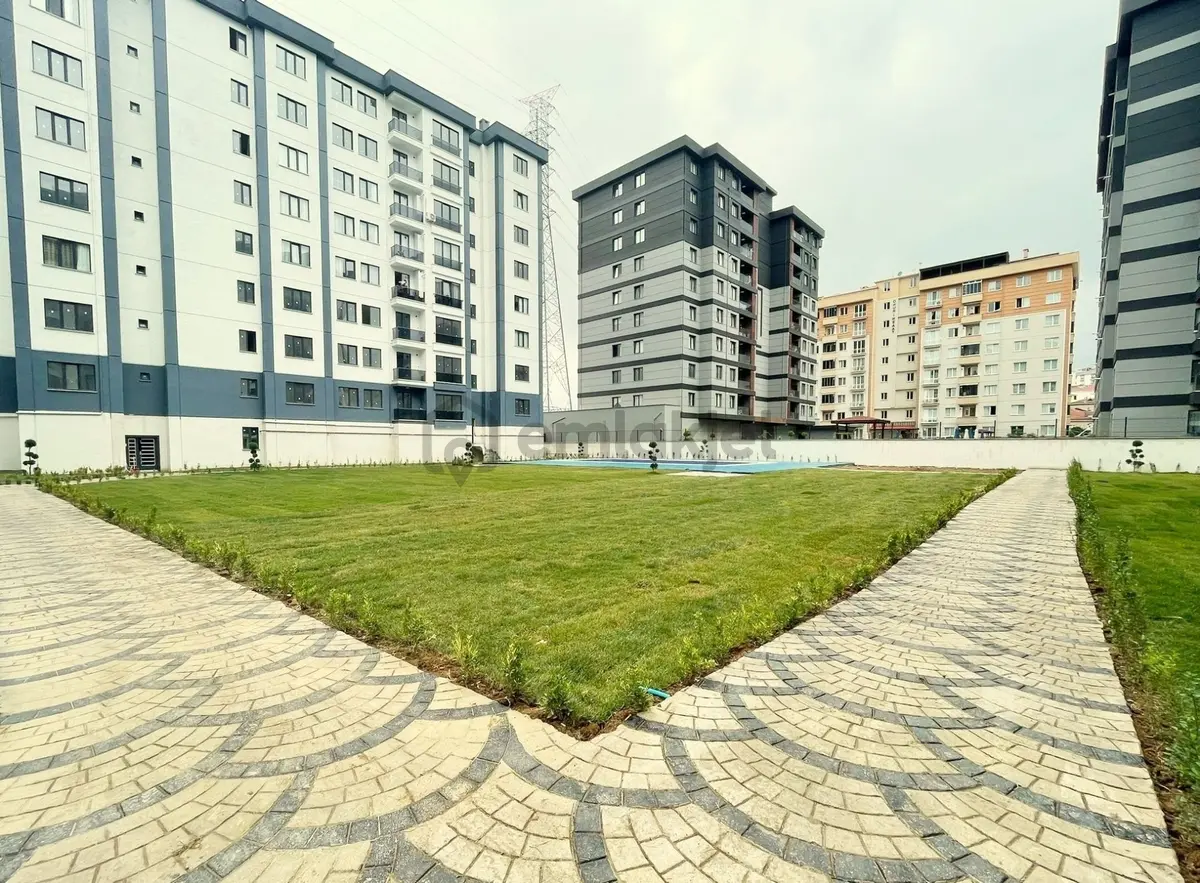 Mertcan'dan Havuzlu Güvenlikli Lüks Sitede Ara Kat 2+1 Daire - 17