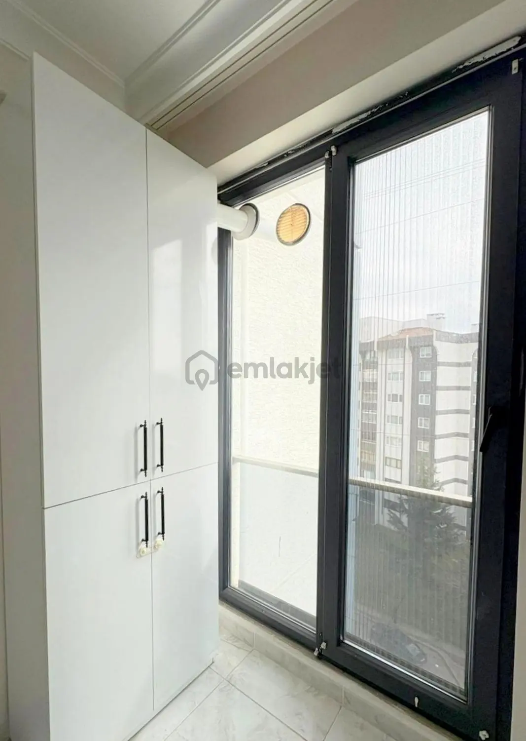 Mertcan'dan Havuzlu Güvenlikli Lüks Sitede Ara Kat 2+1 Daire - 6