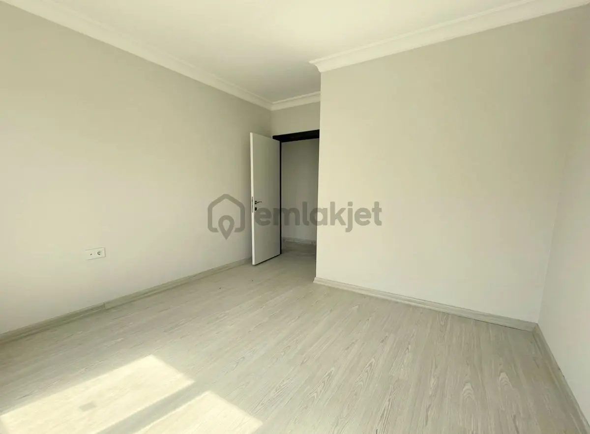 Mertcan'dan Havuzlu Güvenlikli Lüks Sitede Ara Kat 2+1 Daire - 8