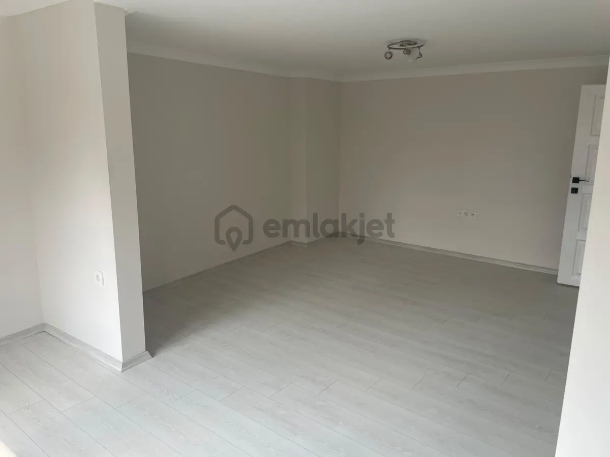 Redstonedan Çok Merkezi Yenilenmiş 2+1 - 12