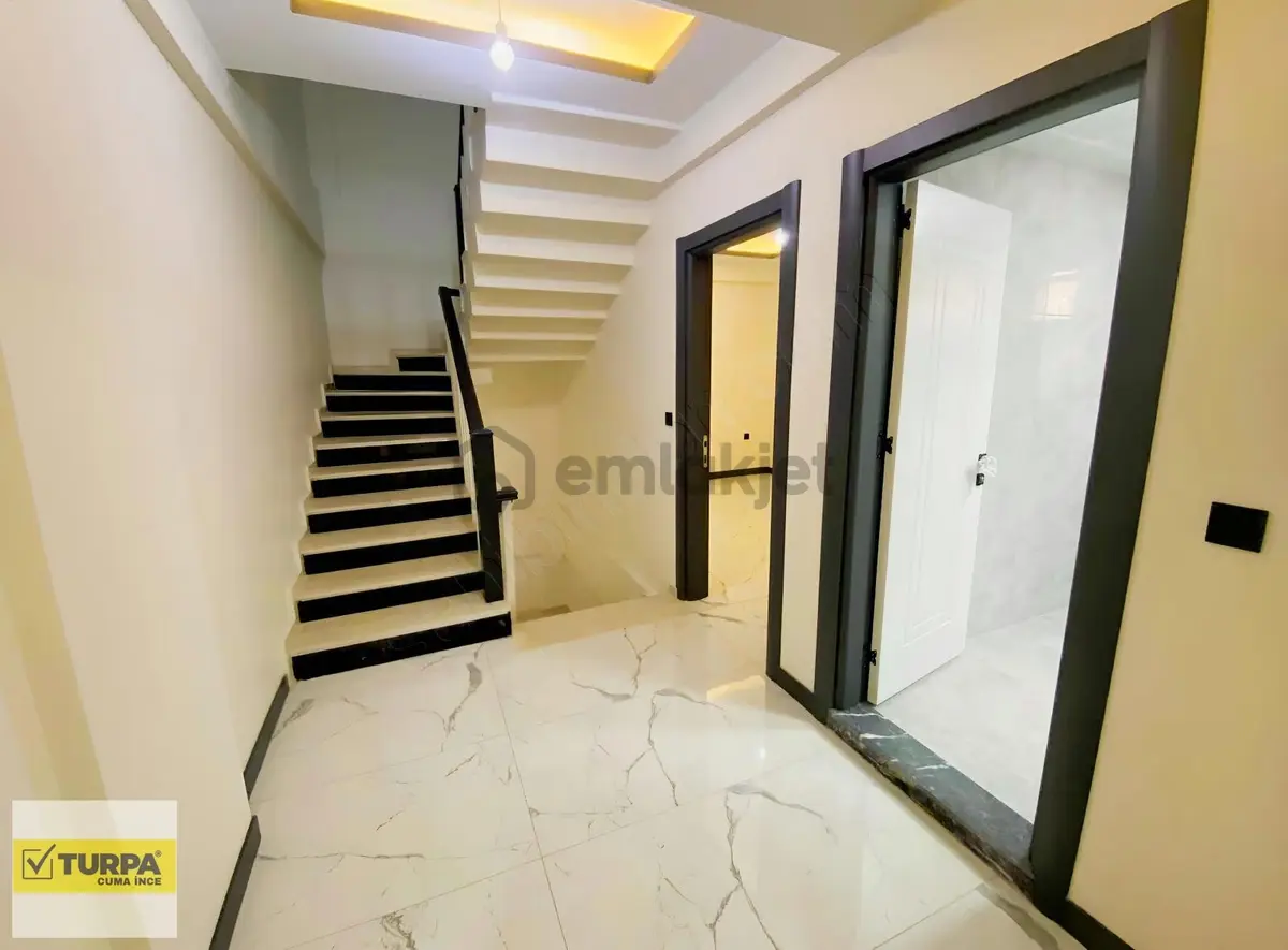 Torbalı Türkmenköy'de Satılık Tribleks Villa - 22