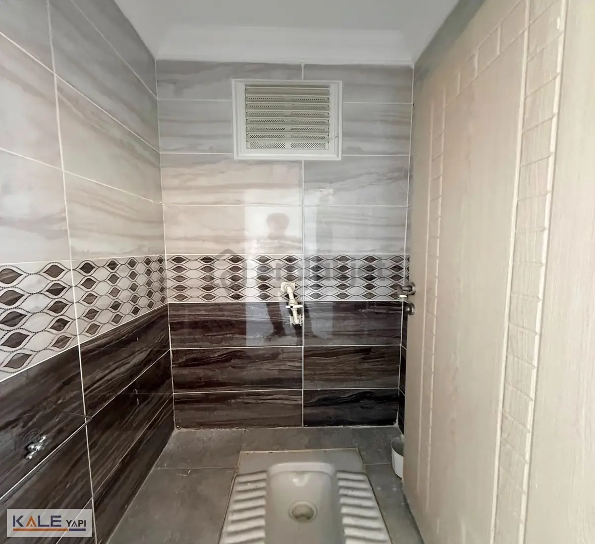 Satılık Krediye Uygun 3+1 Asansörlü Çift Balkon Ebeveyn Banyol - 10