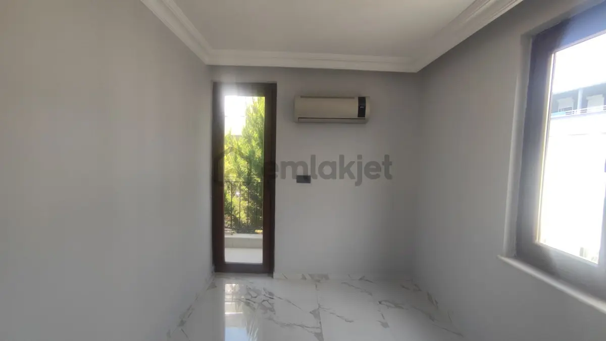 Antalya Muratpaşa Lara'da Komple Bina - 17
