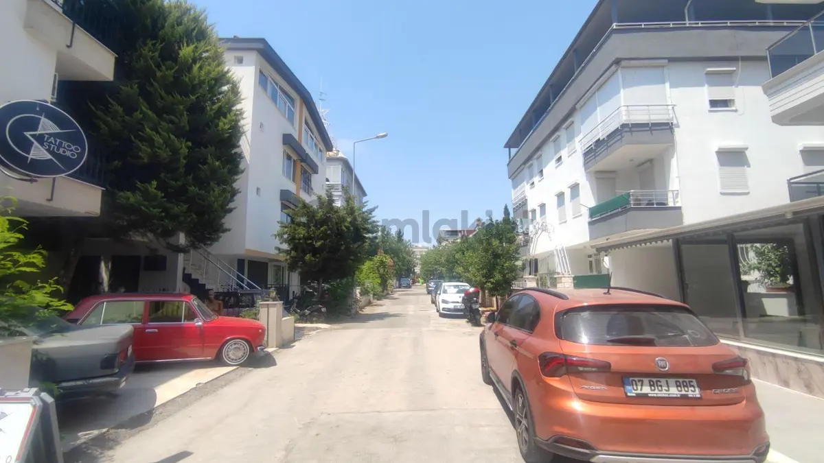 Antalya Muratpaşa Lara'da Komple Bina - 2