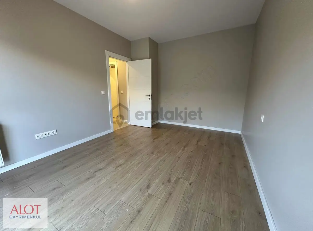 Üsküdar Kirazlıtepe Toki'de Kiralık 2+1 Daire - 8
