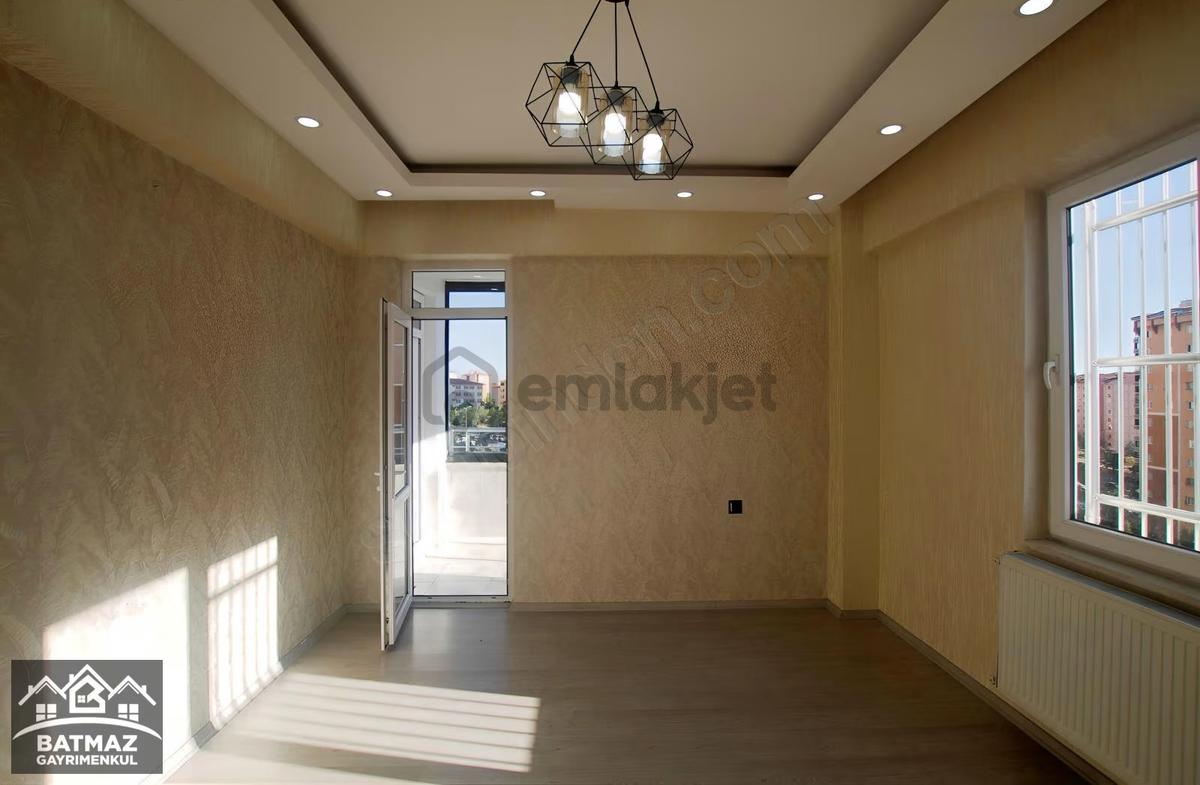 Seyrantepe'de Satılık Çok Bakımlı (3+1) Daire - 3