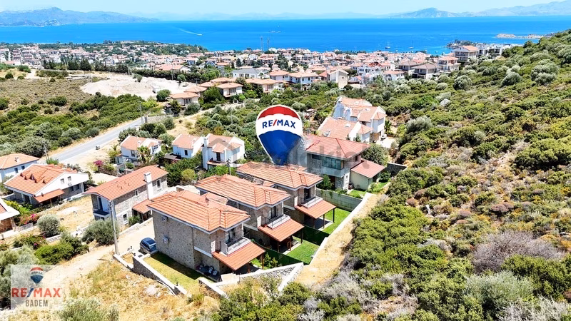 Datça Merkezde Satılık Deniz Manzaralı 4+1 Müstakil Villa