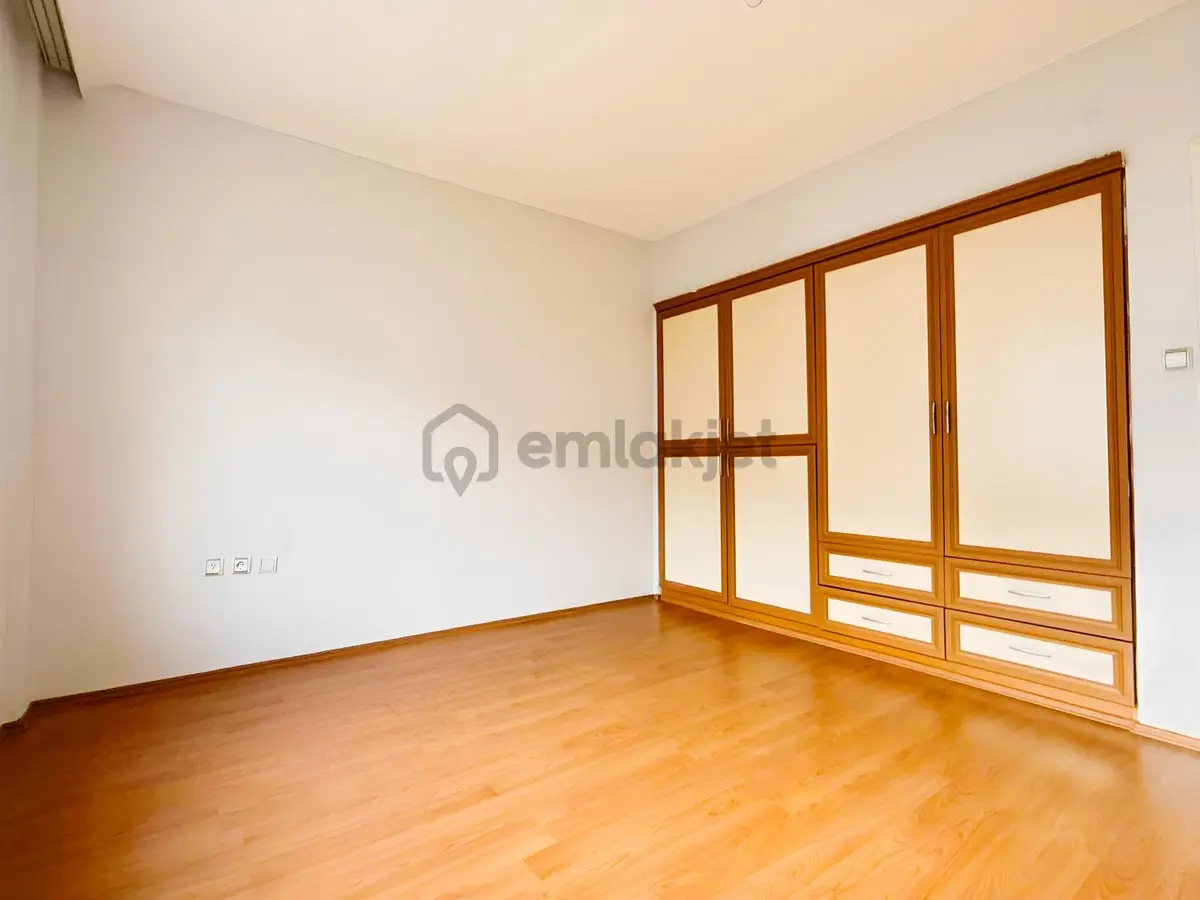 Binyapıdan Site İçerisinde Ara Kat Asansörlü Geniş Daire !! - 19
