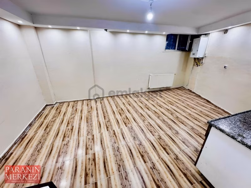 1+1 İskanlı Cadde Yanı İçi Boş Yeni Bina Metro Metrobüs 12 Dk !! - 7