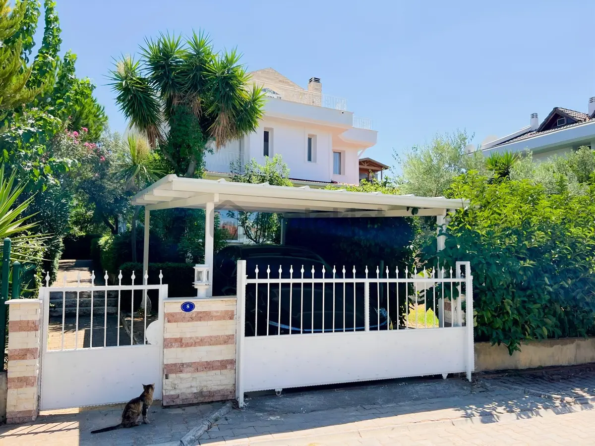 Urla Torasan Site İçinde Satılık Tripleks Villa - 31