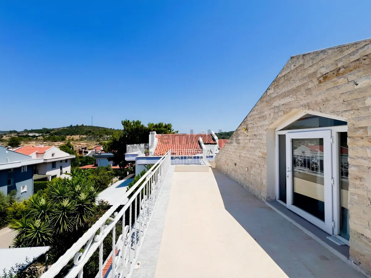 Urla Torasan Site İçinde Satılık Tripleks Villa - 26