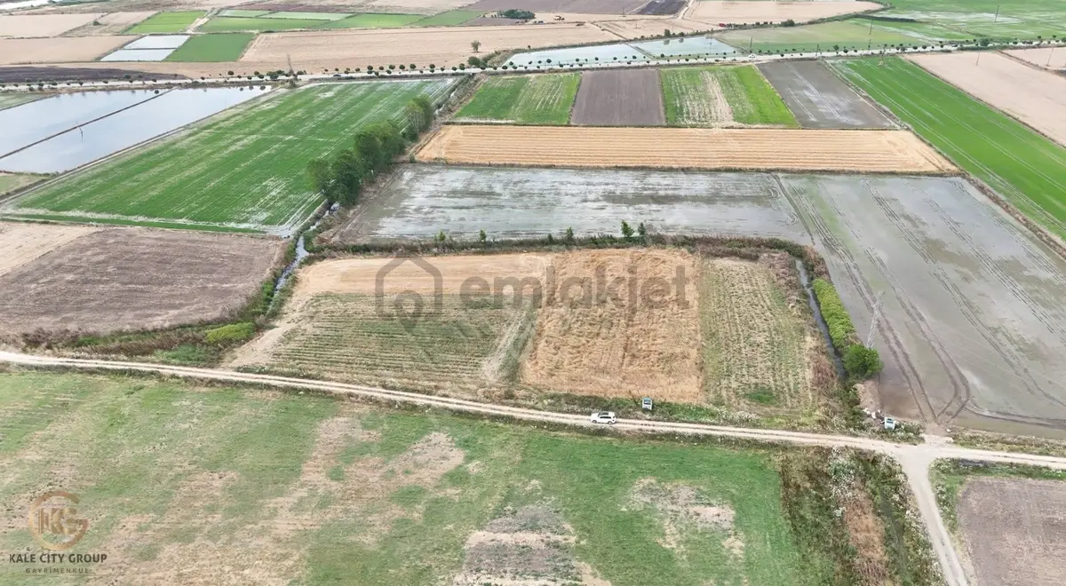 Biga İdriskoru Köyünde Satılık 2.550m2 Tarla - 8