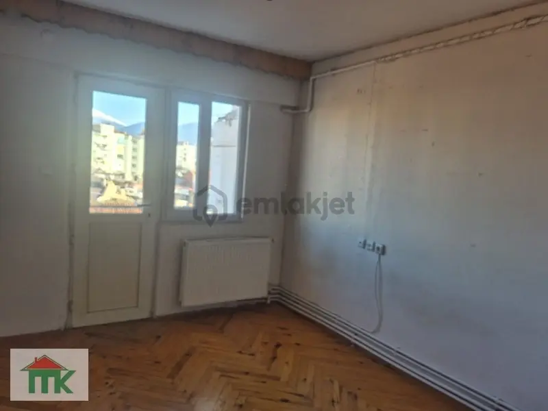Atatürk Caddesinde Arakat Asansörlü Daire - 3