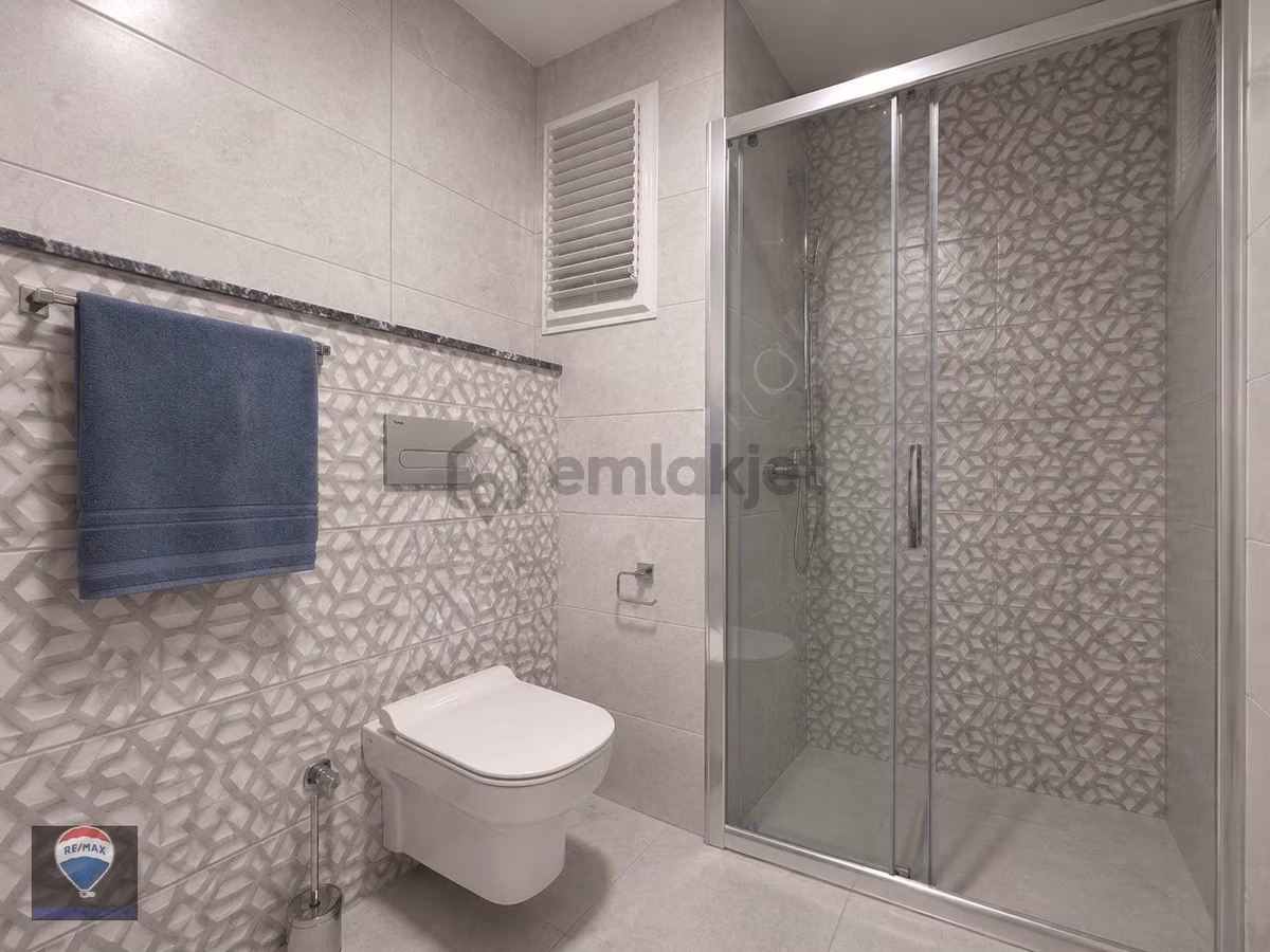 Kuşadası Merkezde Full Eşyalı 1+1 Daire - 21