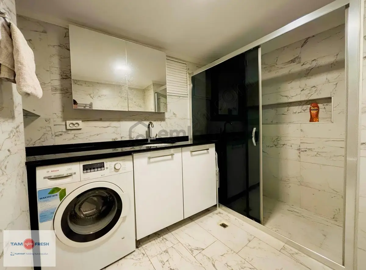 Küçükyalı'da Mithat Paşa Caddesi'nde Satılık 3+1 Daire - 17