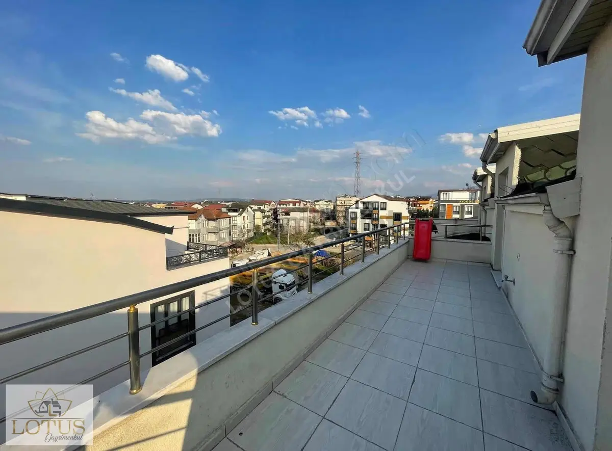Kartepe Ataevler De Yürüyüş Yoluna Cepheli 4+1 160m2 Satılık - 2