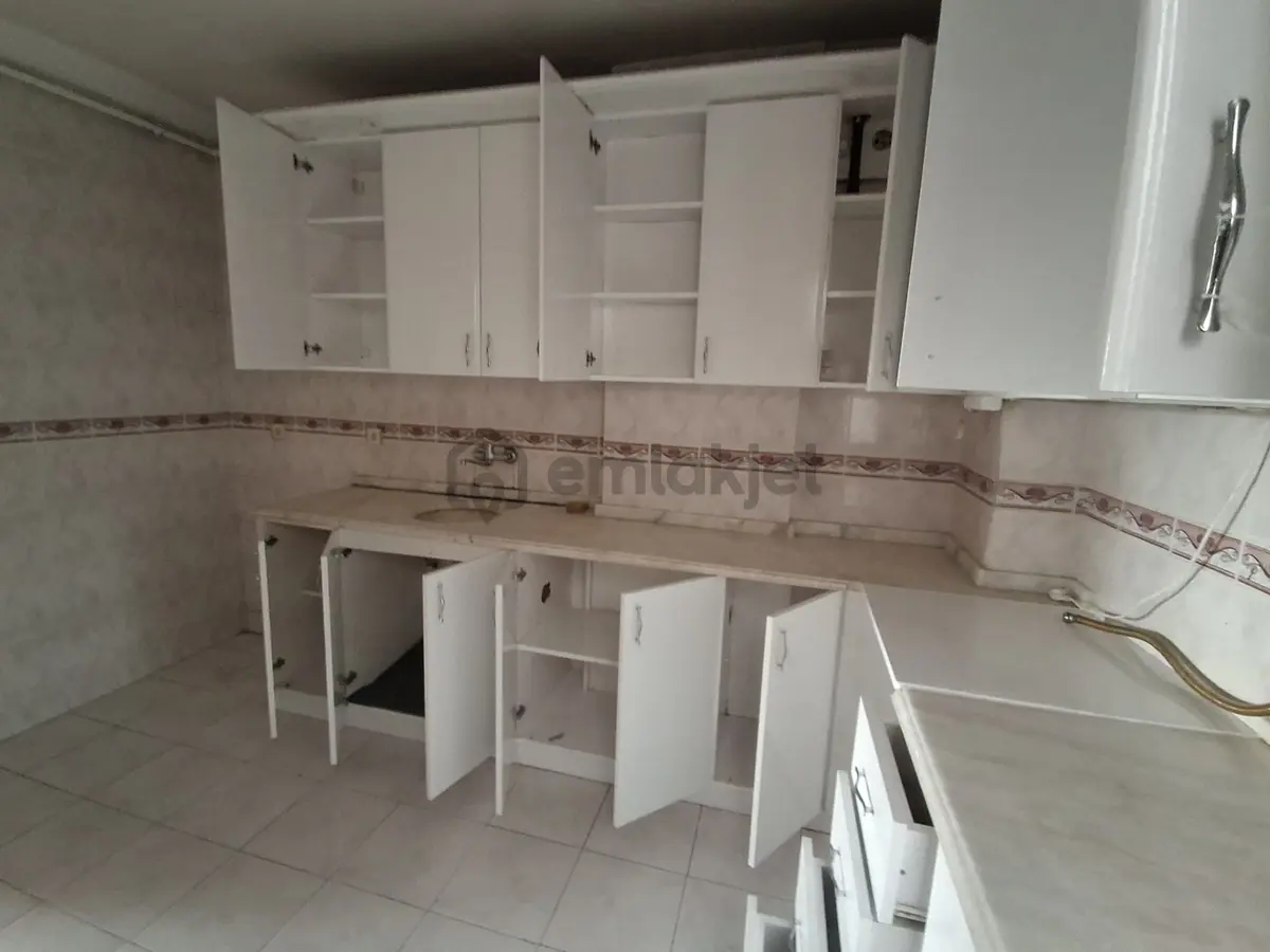 Fırat Mahallesinde 3+1 Kiralık Daire - 18