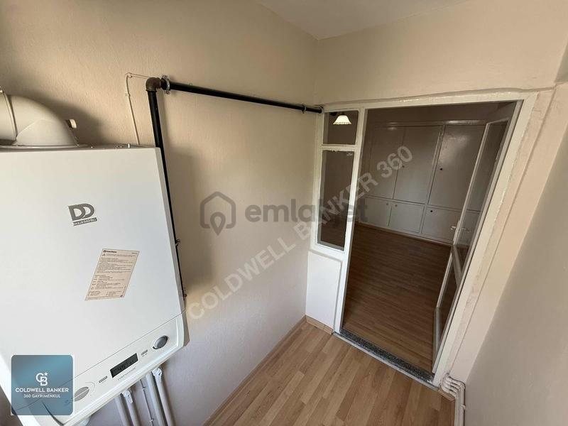 İzmir Karabağlar Bahçelievlerde Kiralık 2+1 Daire - 18