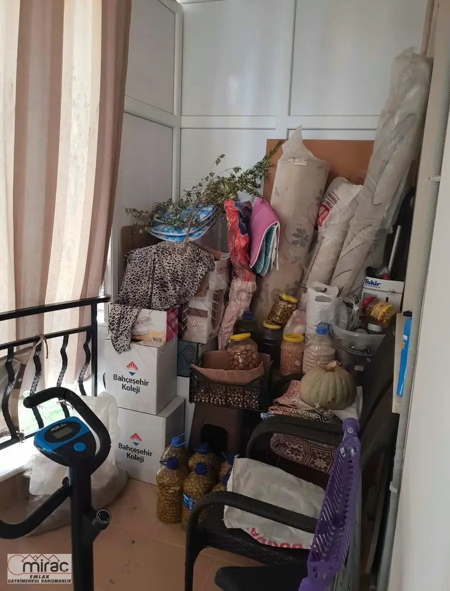 Kavaklı Mahallesinde Orta Kat 2+1 Önü Açık Daire - 12
