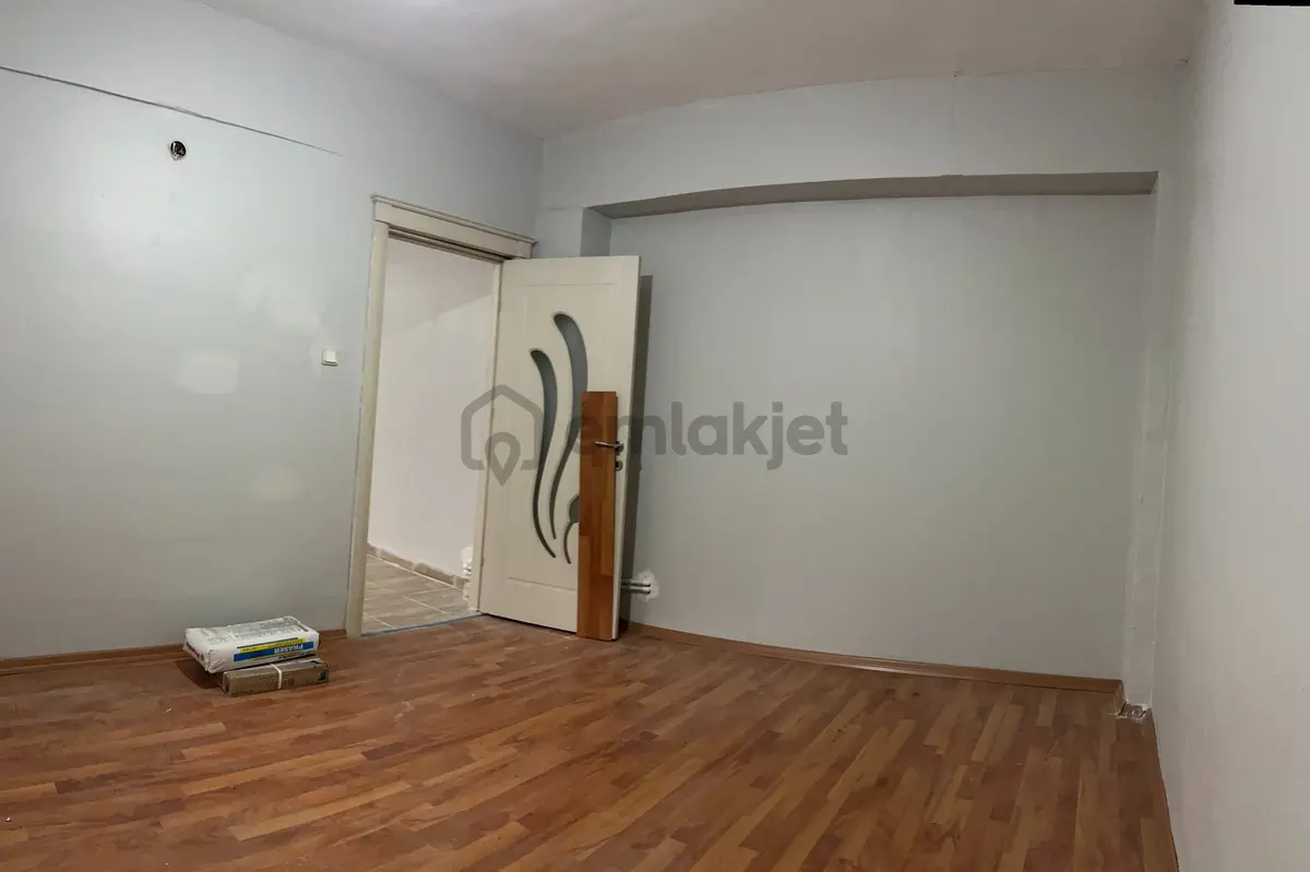 Bağcılar Çınar Mah.2+1 Bahçe Kat Daire - 13