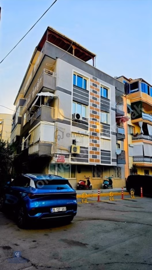 Balçova Çetin Emeçte Otoparklı 134 M2 Full Eşyalı - 17
