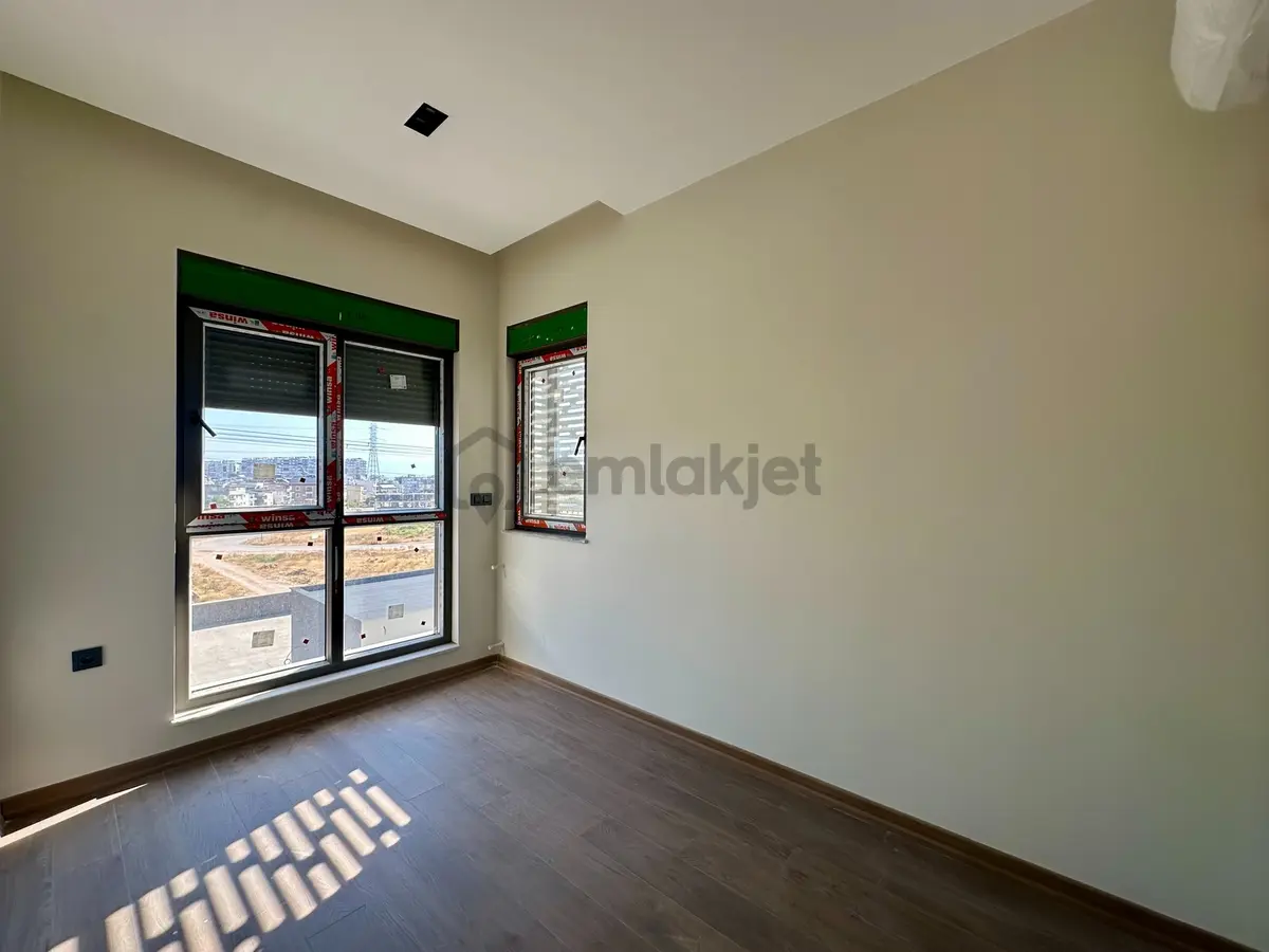 Güvenlikli Site İçerisinde Ebeveyn Banyolu Katta 2+1 Lüks Daire - 10