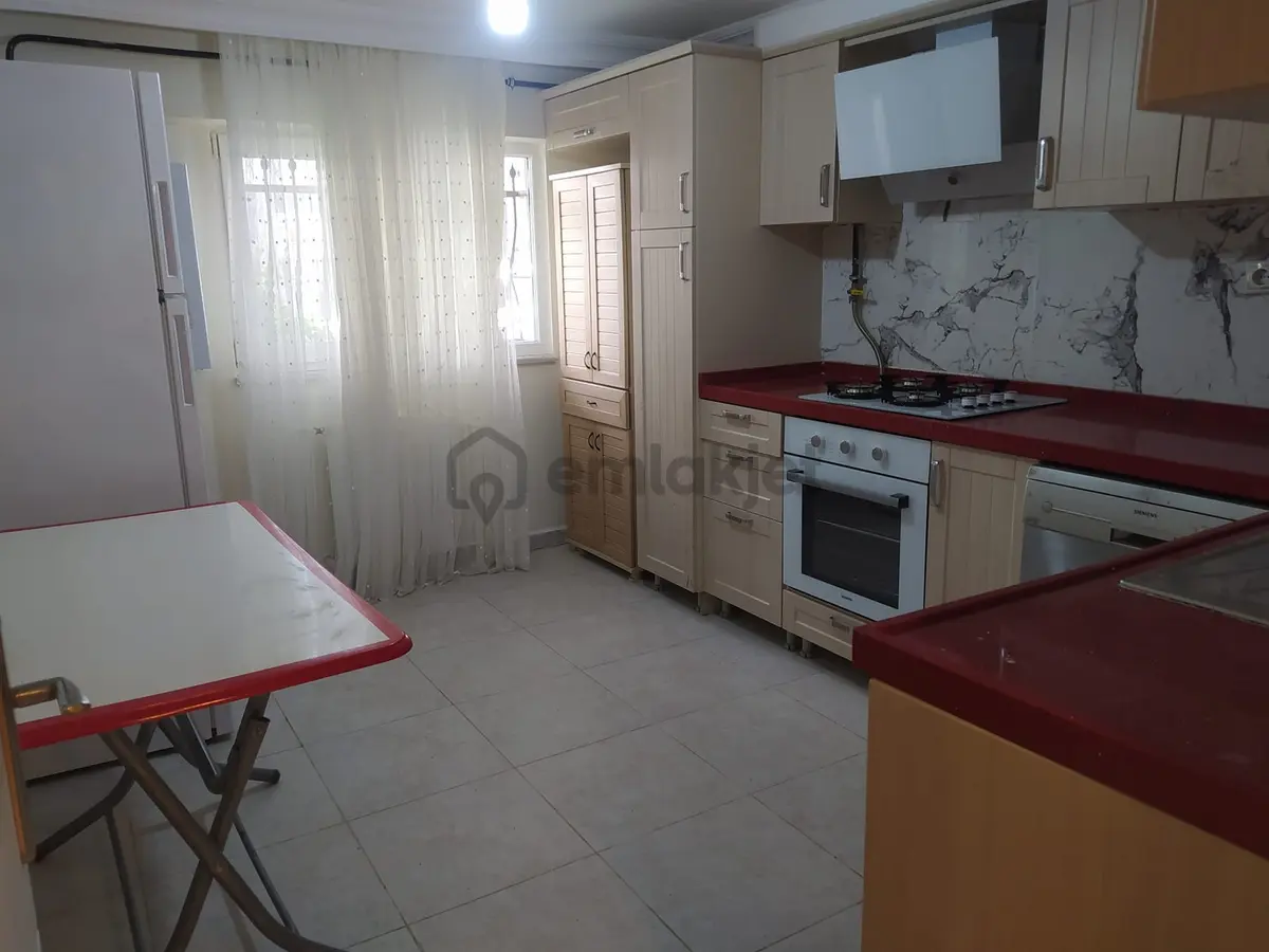 Serdivan'da Eşyalı 3+1 Kiralık Daire - 10