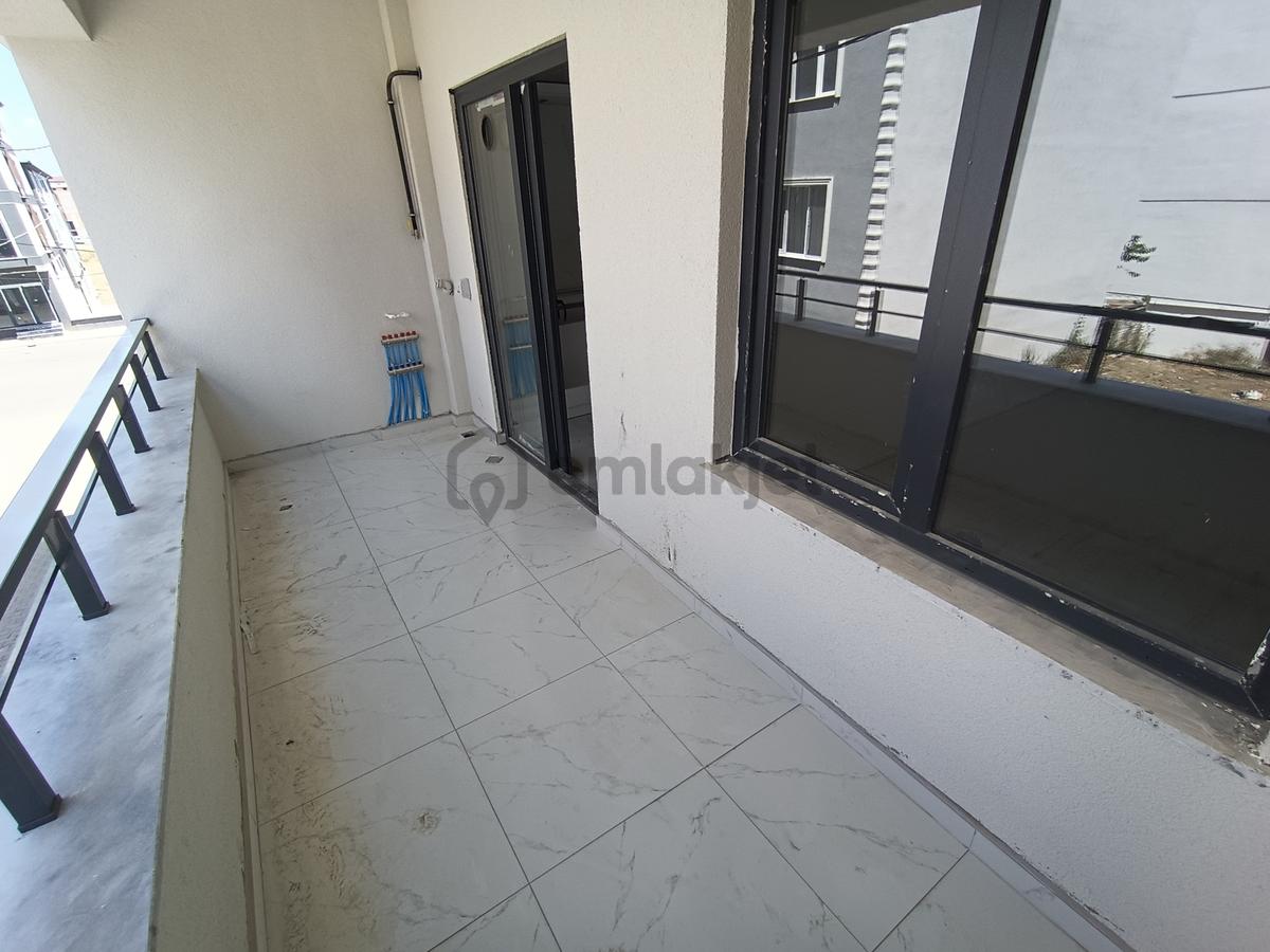 Çınarlı Mah Satılık Sıfır Ebeveyn Banyolu K. Otoparklı 2+1 - 21