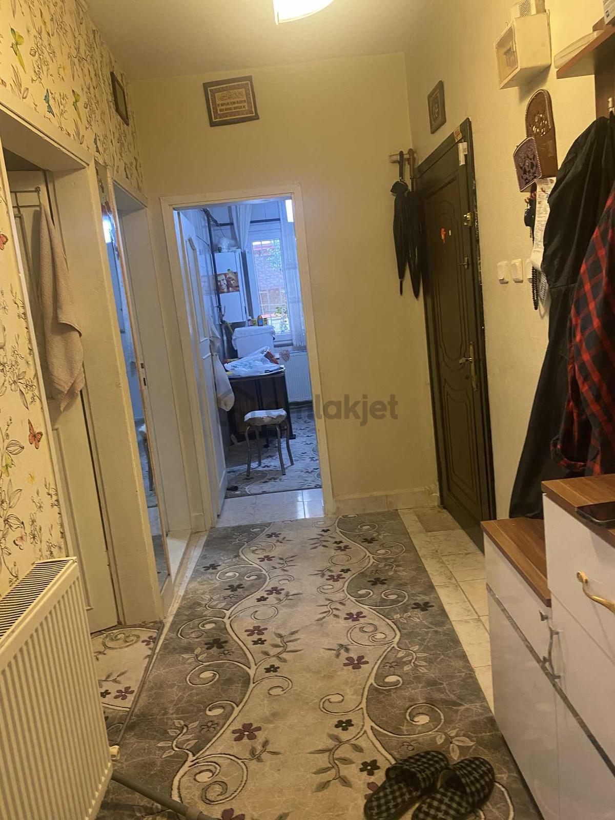 Bağcılar Demirkapı Merkezde 2+1 Balkonlu Yüksek Giriş - 18