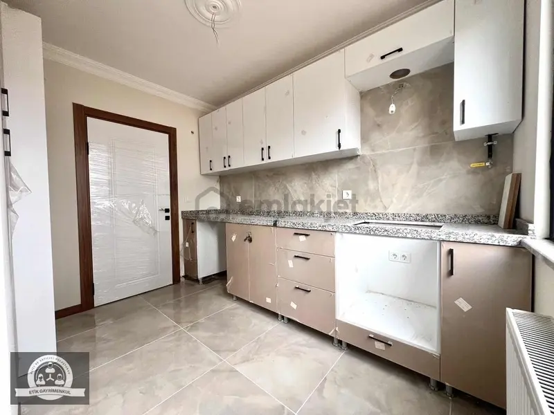 Mimar Sinan'da Açık Otoparklı 4+1 Üst Dubleks Daire - 9