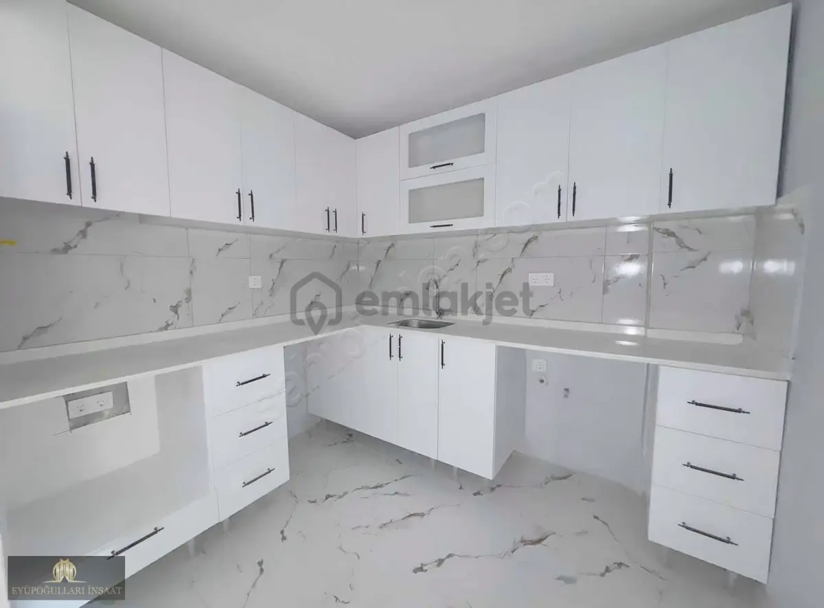 Bayrampaşa Merkezinde Satılık Ferah Daire - 12