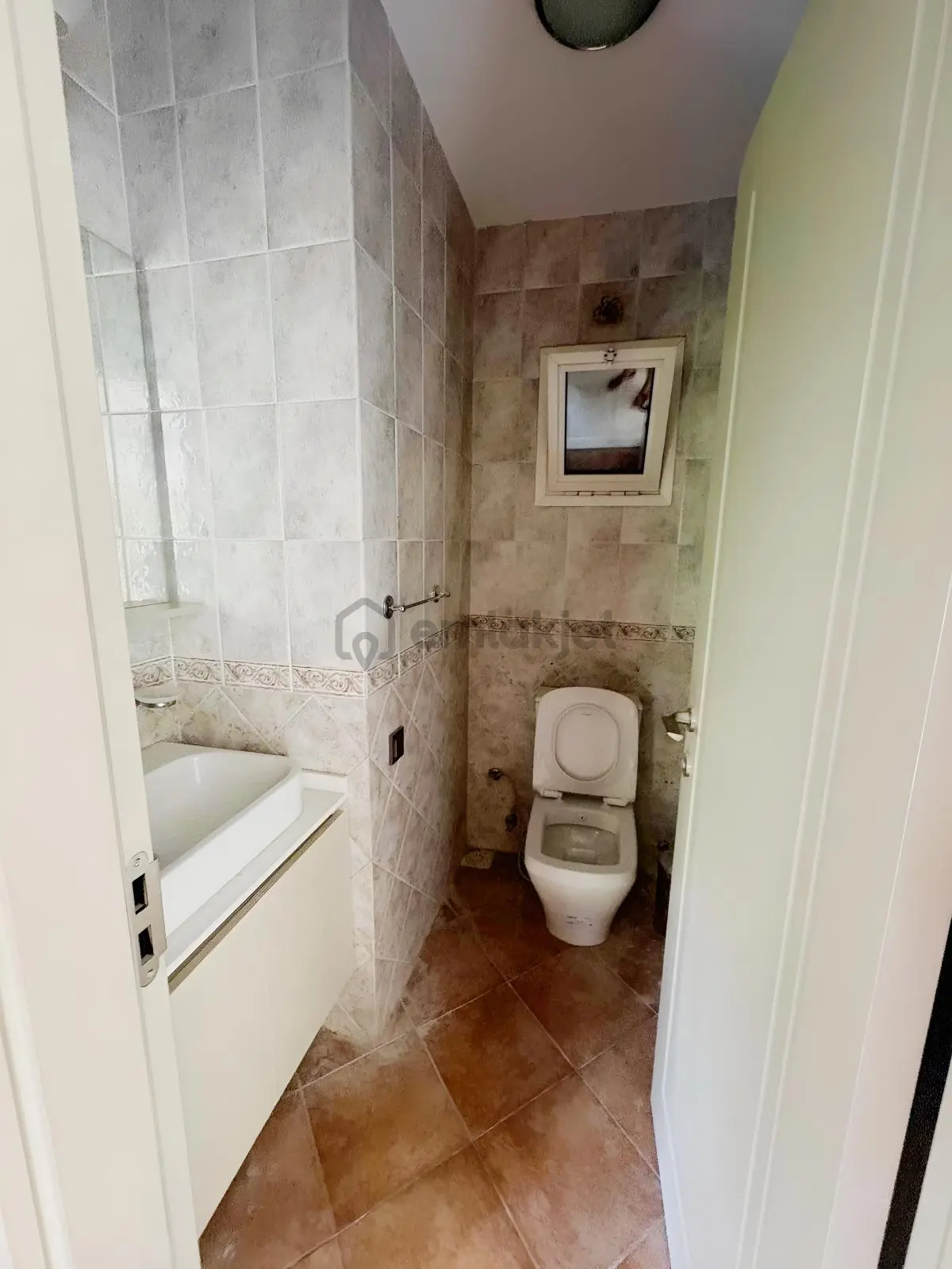 Bornova Evka-3te Prestijli Sitede Kiralık Villa - 30